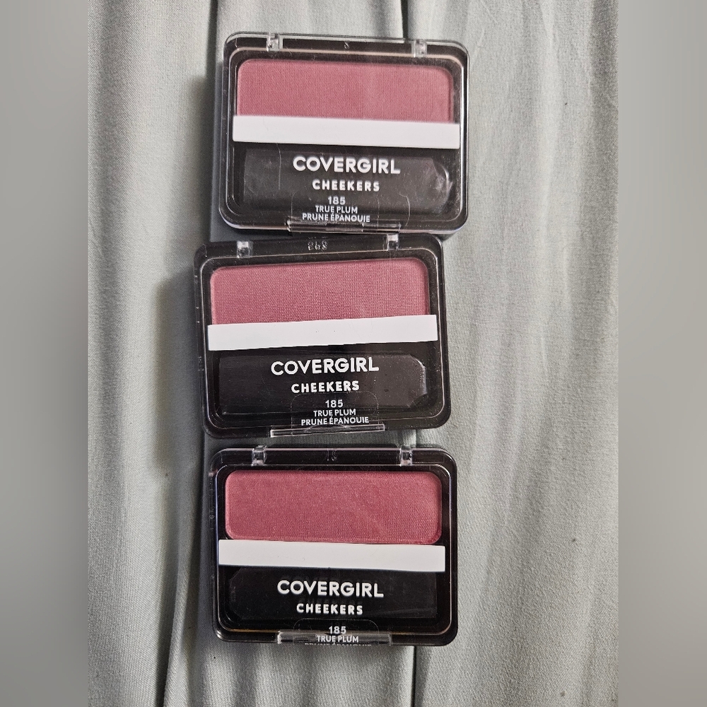 COVERGIRL 185 True Plum Blush Cheekers (3 piece bundle)